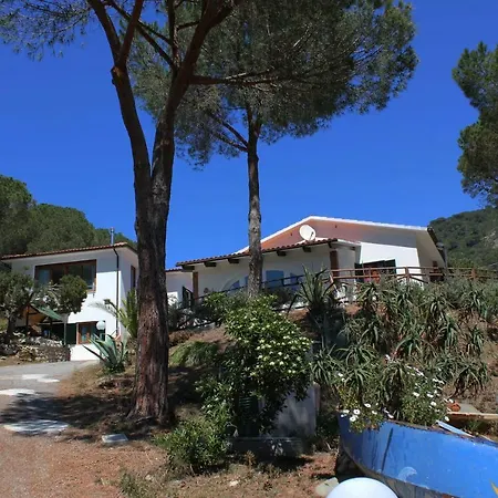 Podere L'isolella لاكونا
